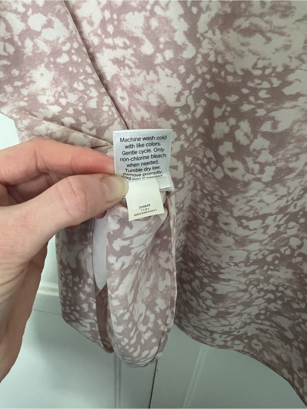 Women’s Nine West V-Neck Tank Top- Blush Pink Leopard | EUC - XL - Picture 6 of 6